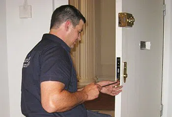 River Forest  Locksmith Service River Forest, IL 708-290-9005 - Expert-20Locksmith